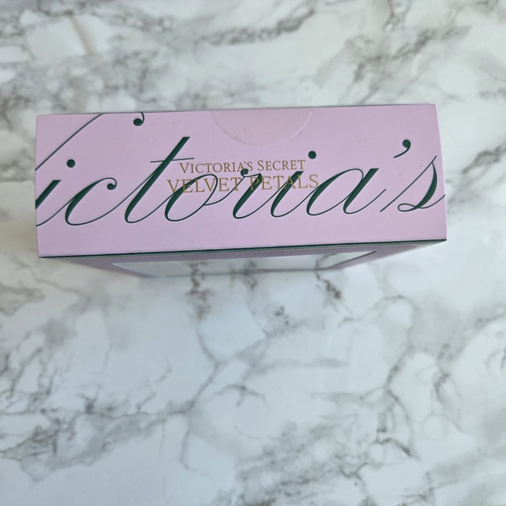 VICTORIA'S SECRET VELVET PETALS GIFT SET Body fragance - Picture 5 of 5